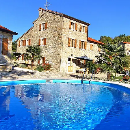 Holiday Plac-3 *