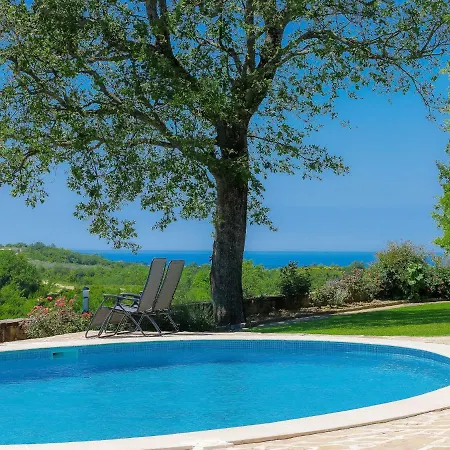 Nyaraló Holiday Plac-3 *