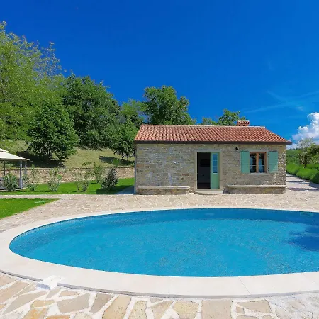 Holiday Plac-3 *