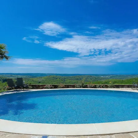 Holiday Plac-3 *