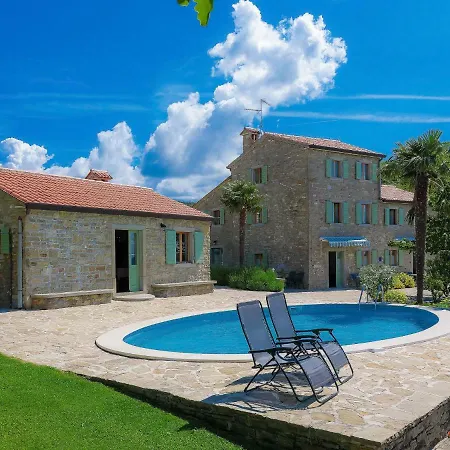 Holiday Plac-3 * Krasica