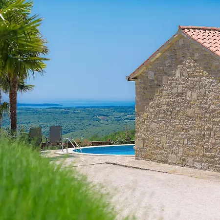Holiday Plac-3 Nyaraló