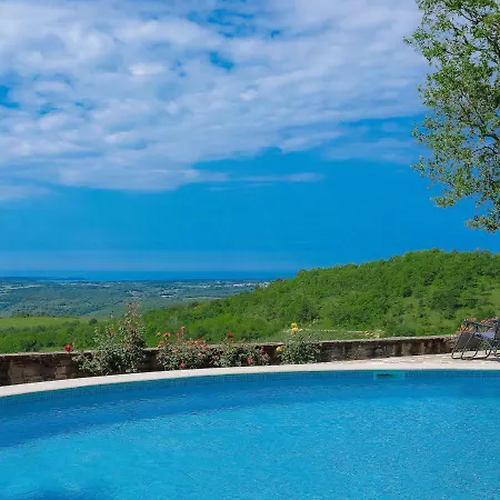 Holiday Plac-3 Nyaraló