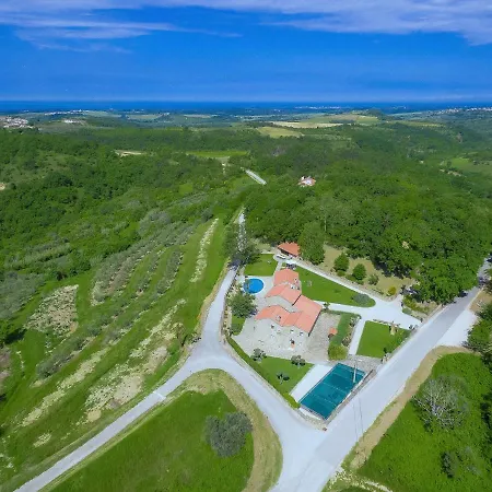 Nyaraló Holiday Plac-3 Krasica